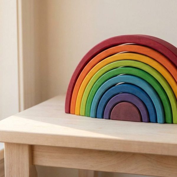 Grimms Regenbogen-Stapelturm aus Lindenholz mit natürlichen Farben
